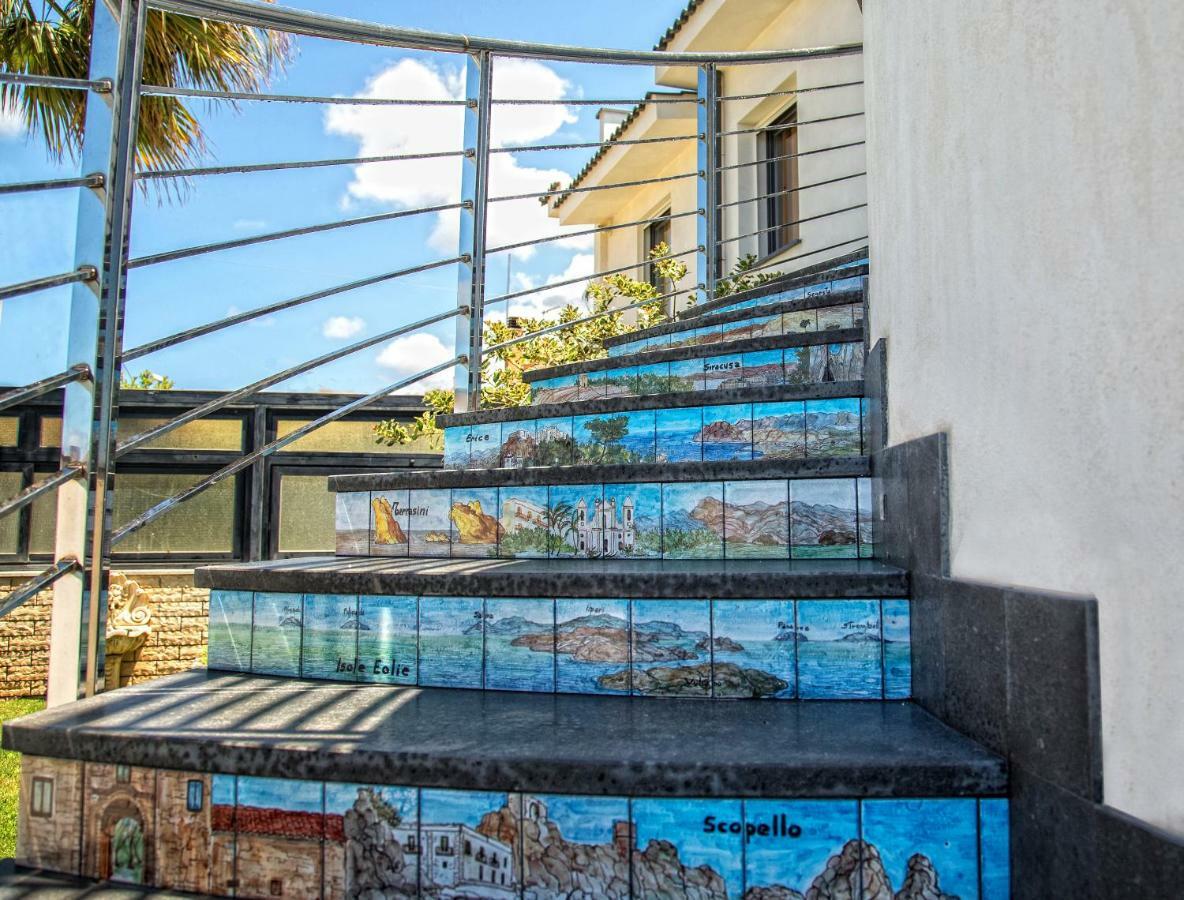Tra Le Braccia Di Morfeo Bed & Breakfast Terrasini Bagian luar foto