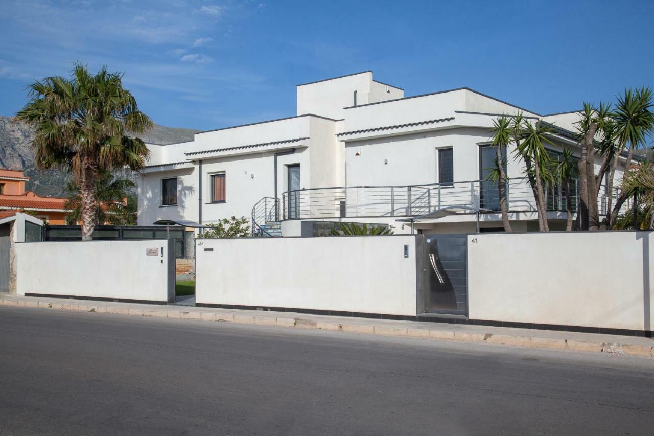 Tra Le Braccia Di Morfeo Bed & Breakfast Terrasini Bagian luar foto