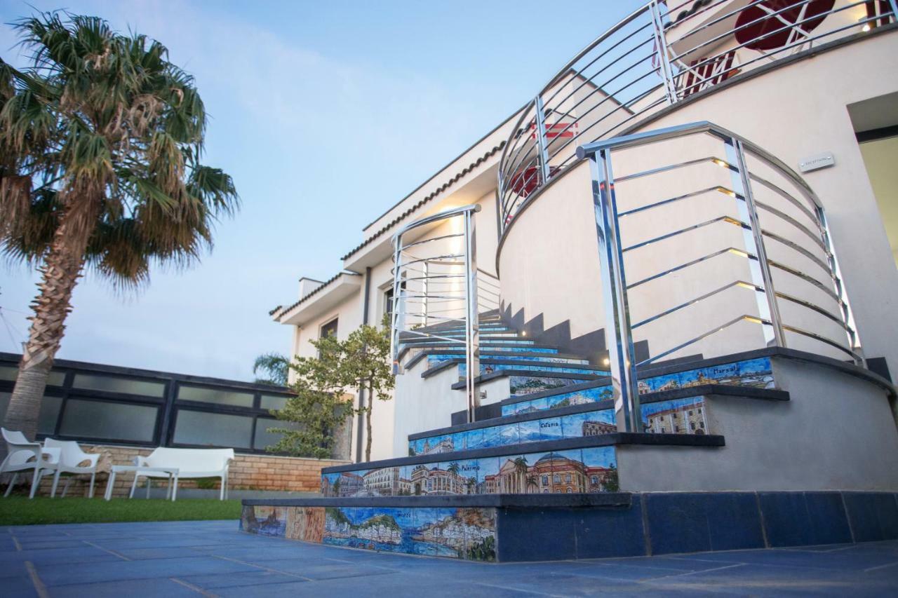 Tra Le Braccia Di Morfeo Bed & Breakfast Terrasini Bagian luar foto