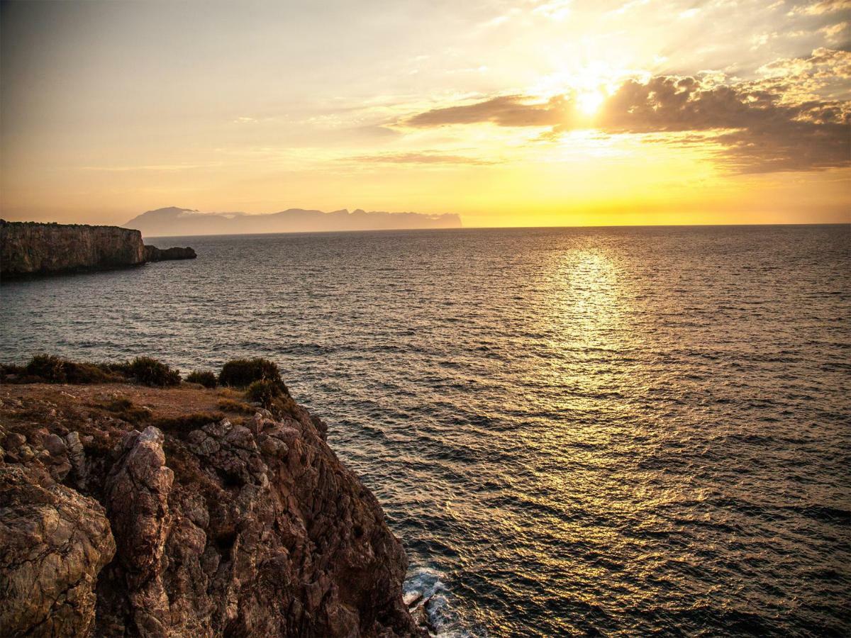 Tra Le Braccia Di Morfeo Bed & Breakfast Terrasini Bagian luar foto