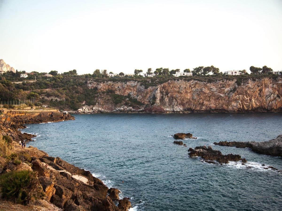Tra Le Braccia Di Morfeo Bed & Breakfast Terrasini Bagian luar foto