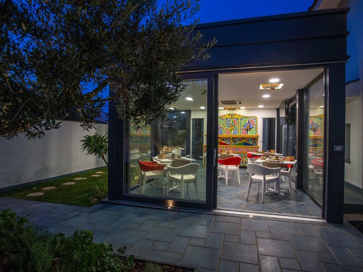 Tra Le Braccia Di Morfeo Bed & Breakfast Terrasini Bagian luar foto