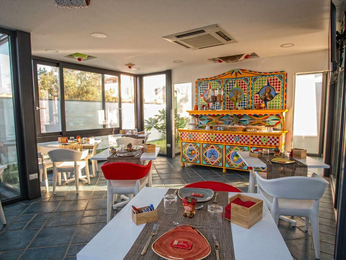 Tra Le Braccia Di Morfeo Bed & Breakfast Terrasini Bagian luar foto