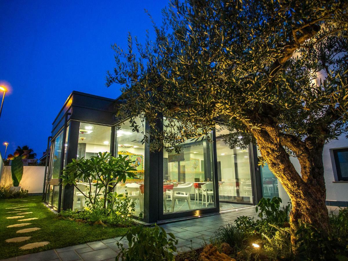 Tra Le Braccia Di Morfeo Bed & Breakfast Terrasini Bagian luar foto